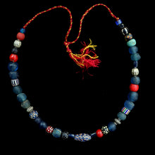 Load image into Gallery viewer, 35 A strand of old and ancient beads.
